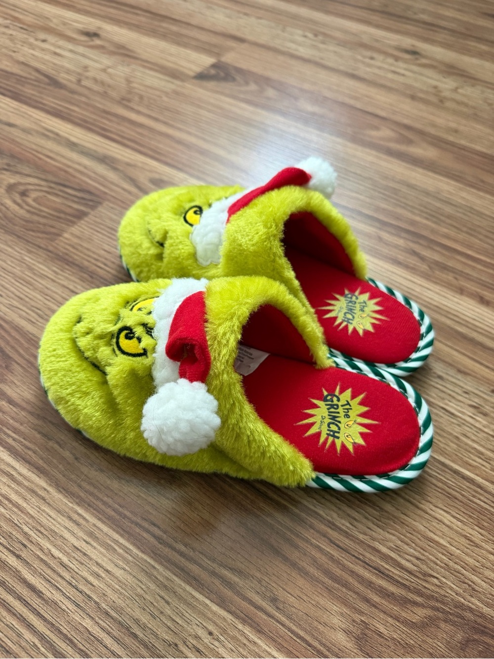The Grinch Plush Holiday Slippers kids NWOT size 13-1 medium